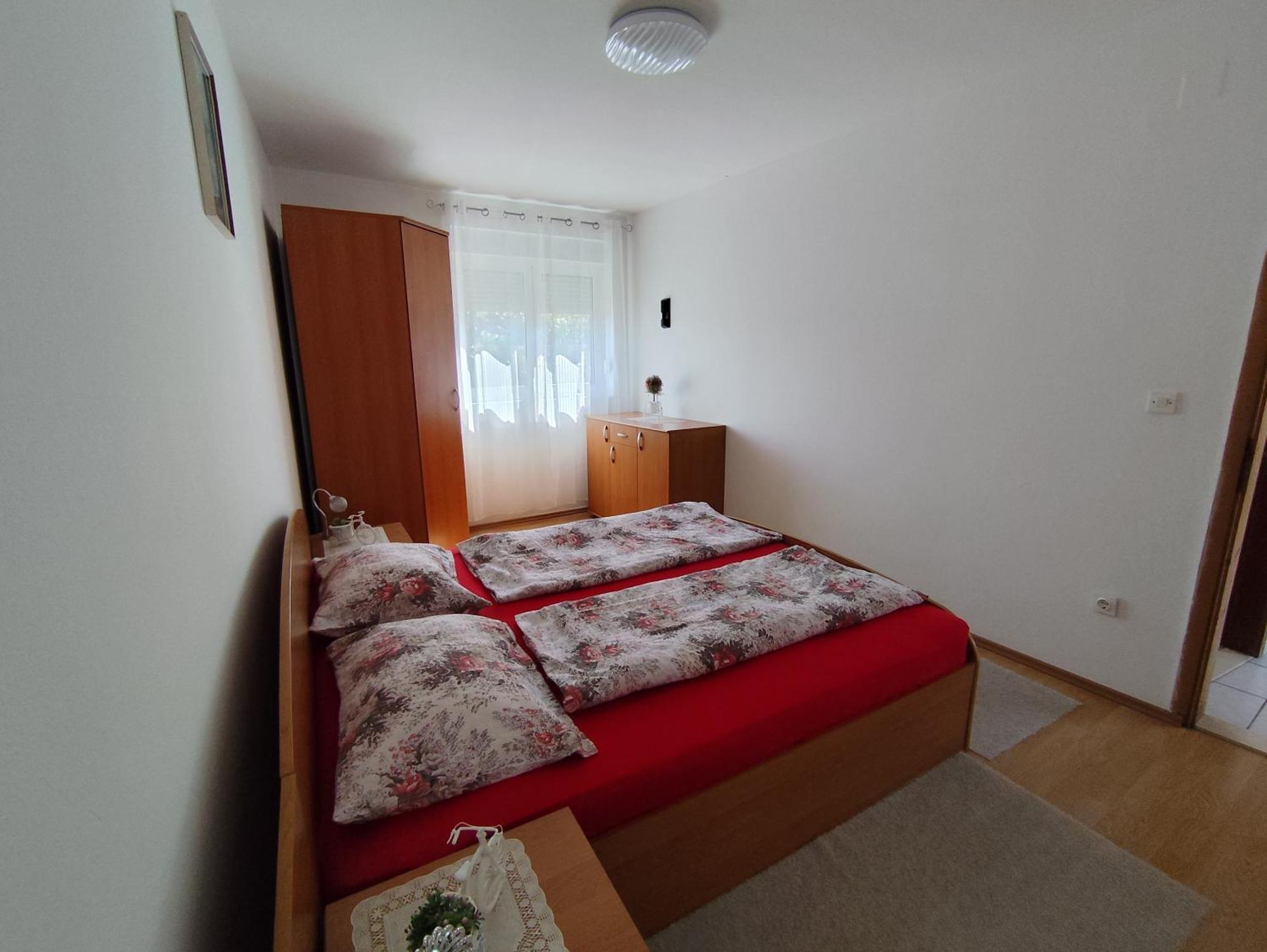 Apartments Milevcic Jelsa  Phòng bức ảnh